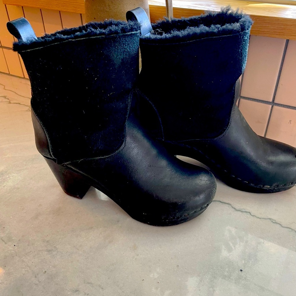 No 6 clogs size 36/6